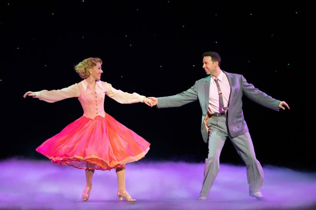 Broadway in Chicago WHITE CHRISTMAS
