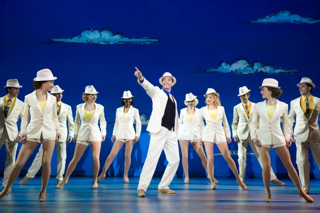 Broadway in Chicago WHITE CHRISTMAS