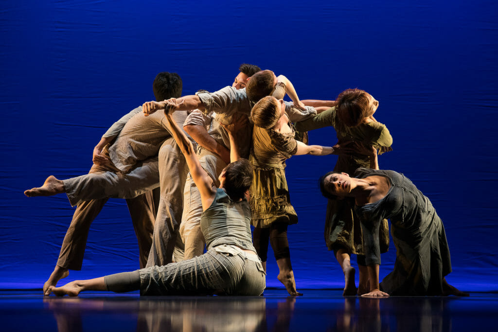 Dance Center of Columbia College Chicago DOUG VARONE AND DANCERS