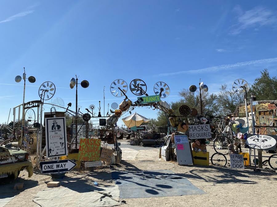 California Museum Association EAST JESUS and SALVATION MOUNTAIN California Museum Association EAST JESUS and SALVATION MOUNTAIN