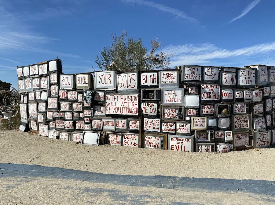 EAST JESUS and SALVATION MOUNTAIN California Museum Association EAST JESUS and SALVATION MOUNTAIN