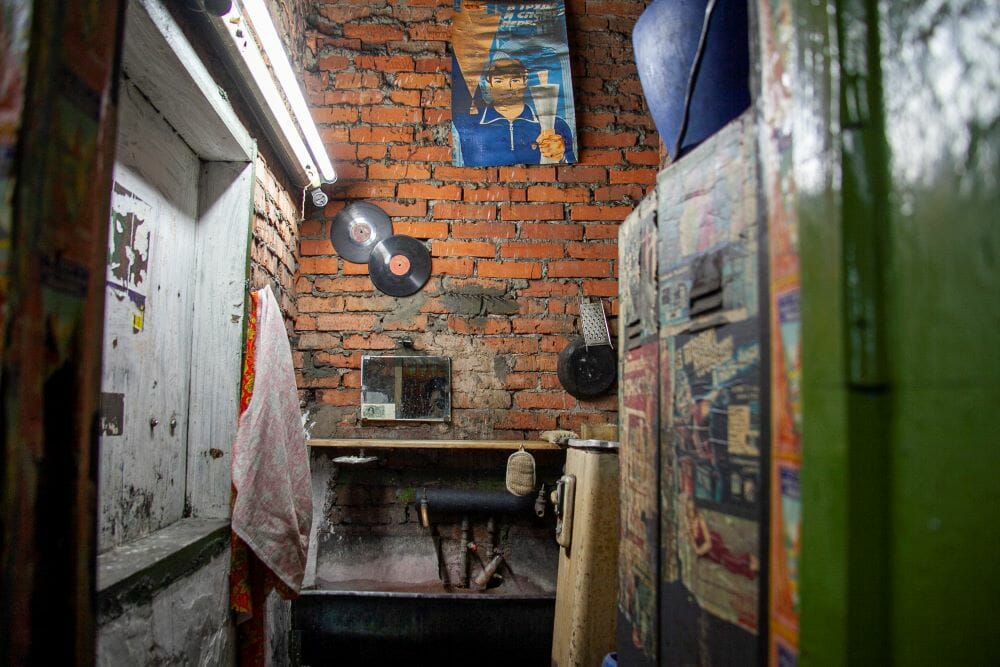 Flying Film Festival ETHNOGRAPHY OF FACTORIES Flying Film Festival ETHNOGRAPHY OF FACTORIES